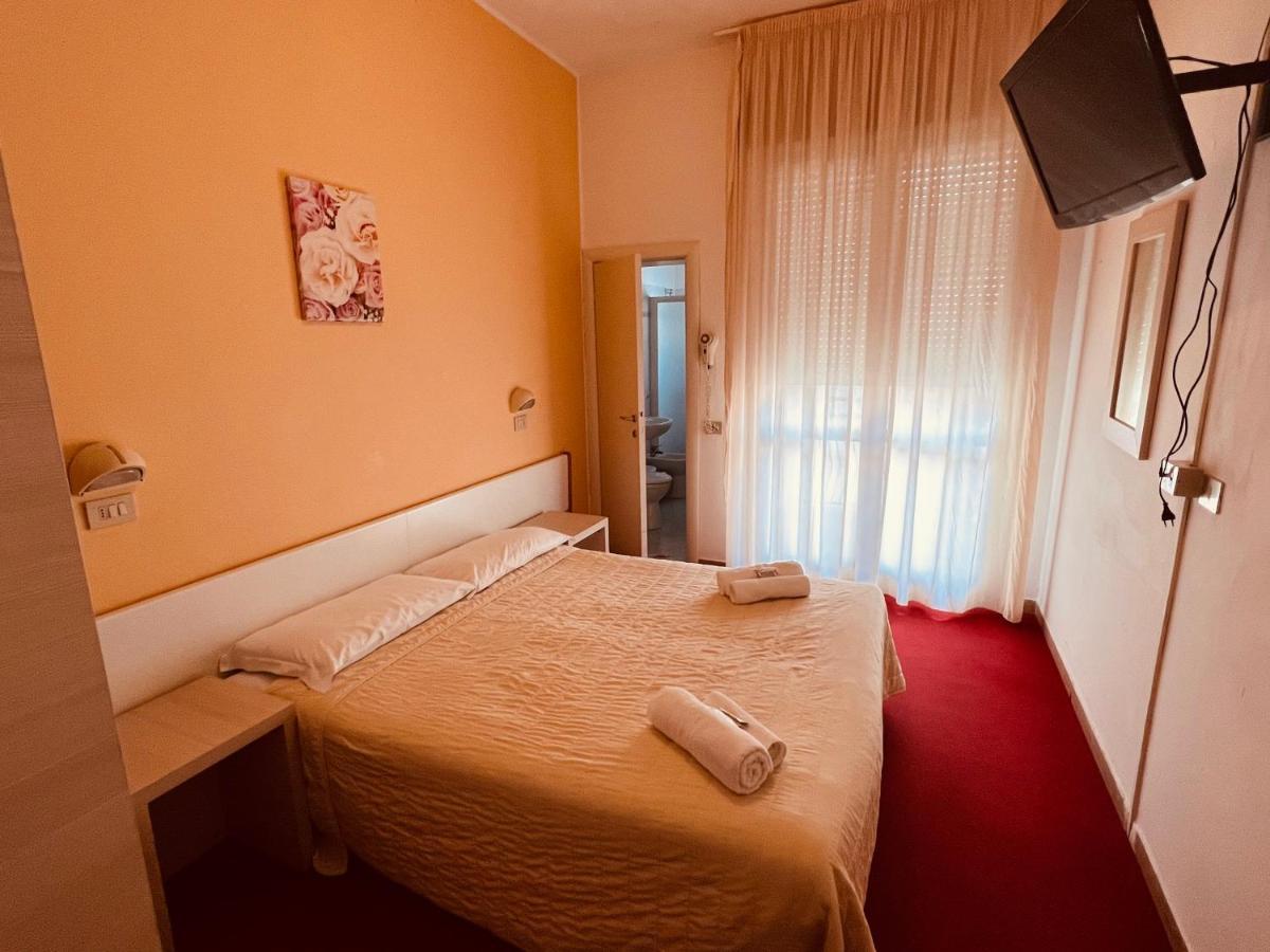 Villa Silvie Rose Cesenatico Exterior foto