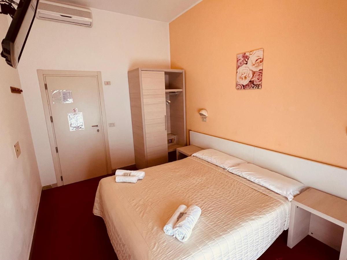 Villa Silvie Rose Cesenatico Exterior foto
